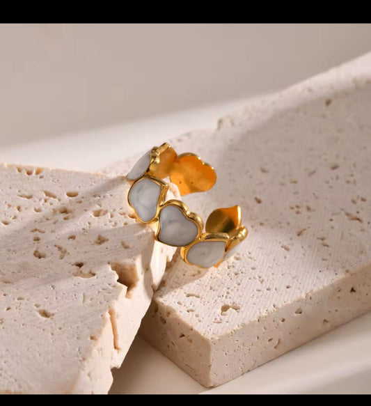 White Muse Ring